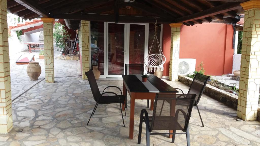 Patio nebo venkovní prostory v ubytování Sun's Gift Mega Studio