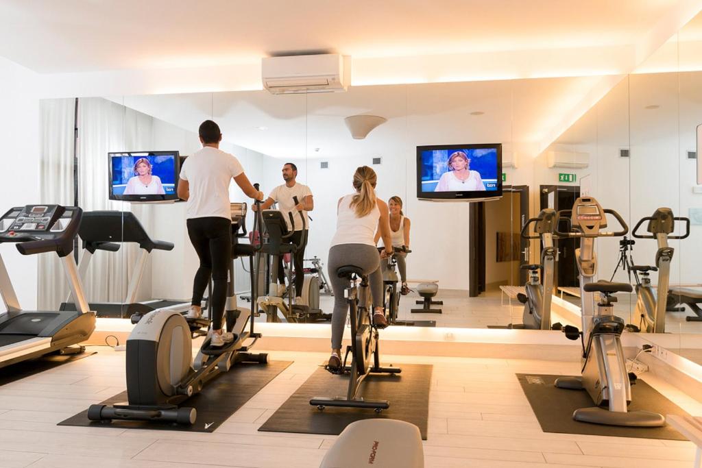 Fitness centrum a/nebo fitness zařízení v ubytování DB Hotel Verona Airport Congress & Spa