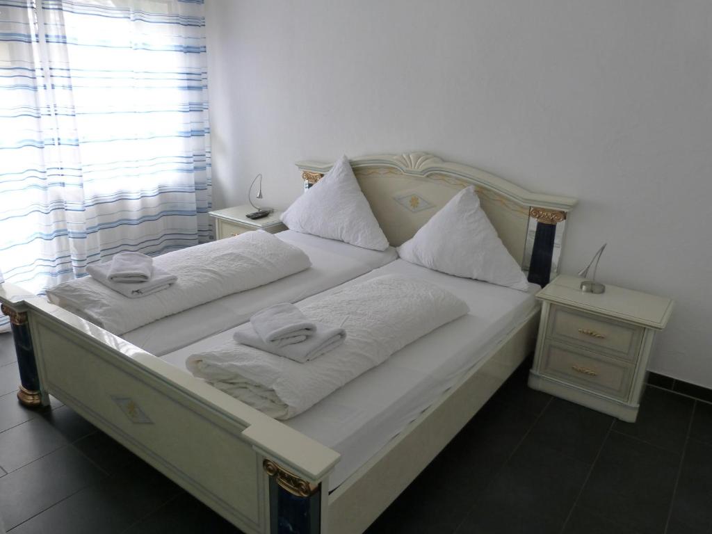 Winzergasthof zum Kellerstübchen - Double Room With Balcony