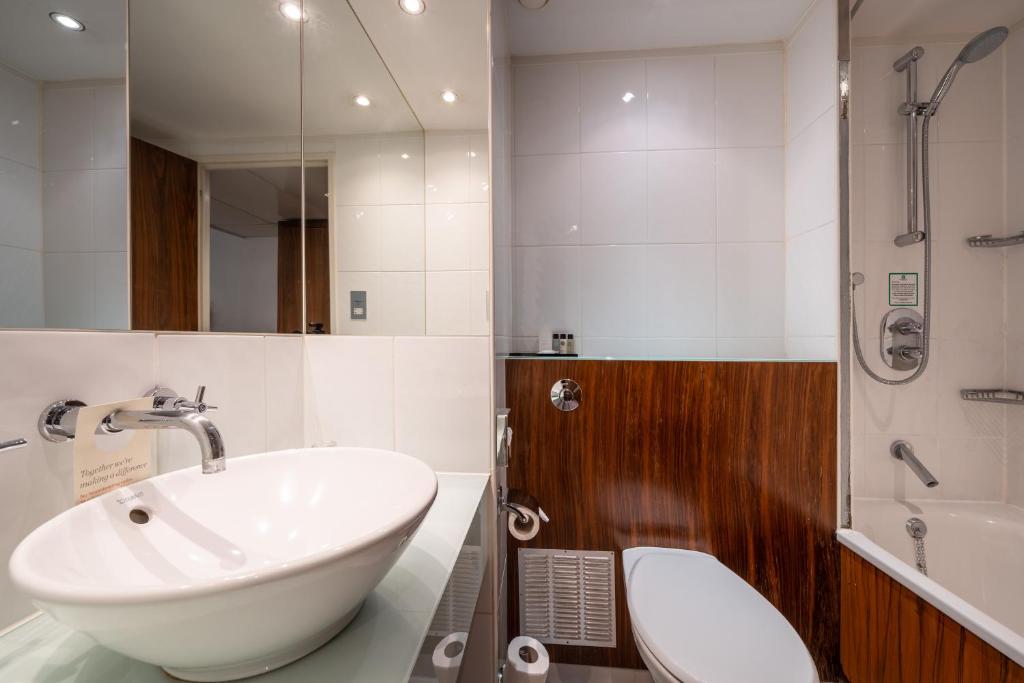 
Standard Queen Room with View
