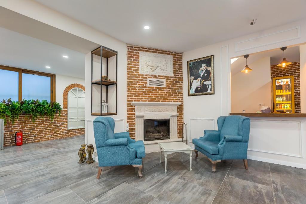 Posezení v ubytování Hanedan Otel Foca Izmir