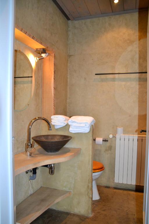 Koupelna v ubytování Hotel Le Limbourg