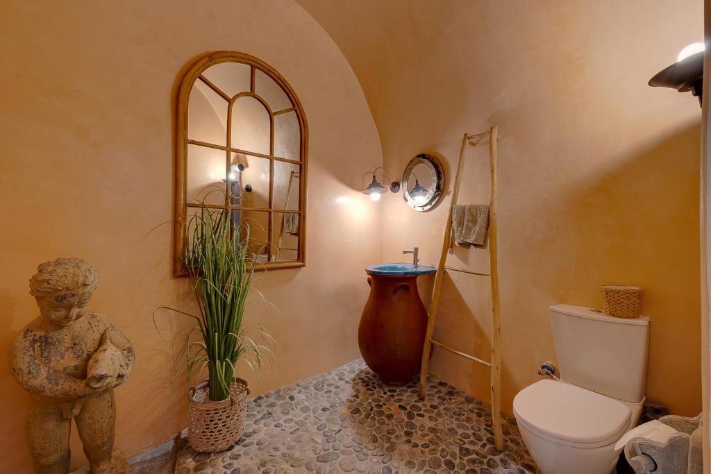 Ванна кімната в ROCK VILLAS COMPLEX - Private Luxe Top Retreat - Castle and Sea View