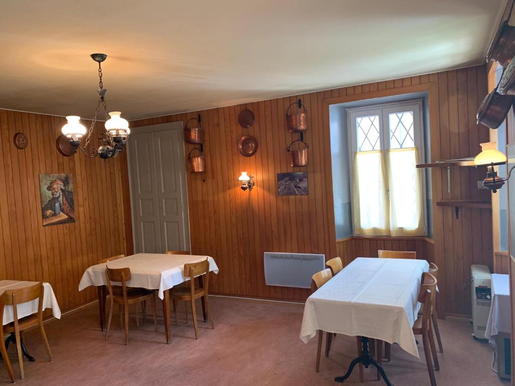 Fotografie z fotogalerie ubytování Albergo Calancasca Ristorante Jaipur v destinaci Grono
