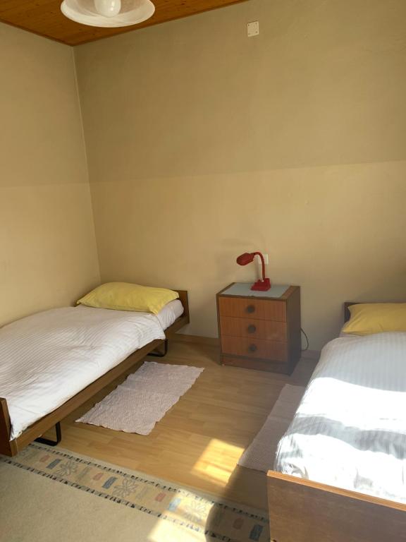 Postel nebo postele na pokoji v ubytování Albergo Calancasca Ristorante Jaipur