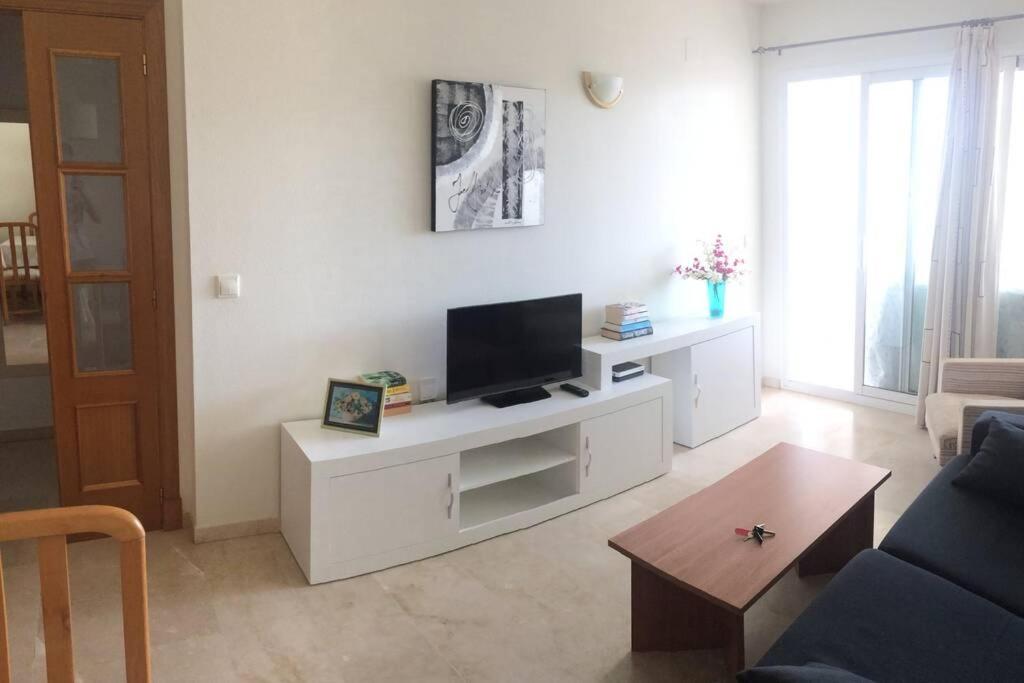 TV a/nebo společenská místnost v ubytování Apartamento vacaciones en Gemelos 22
