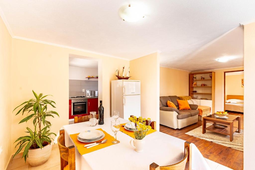 Posedenie v ubytovaní Apartment Frlan