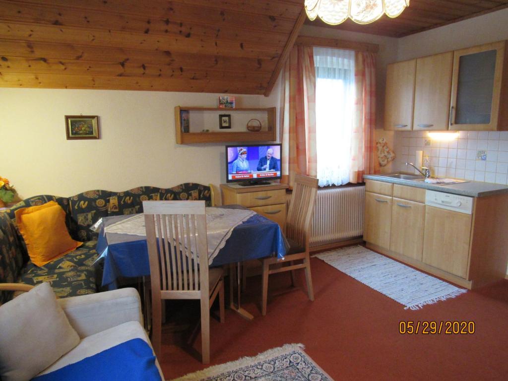 Kuchyň nebo kuchyňský kout v ubytování Villa Löcker