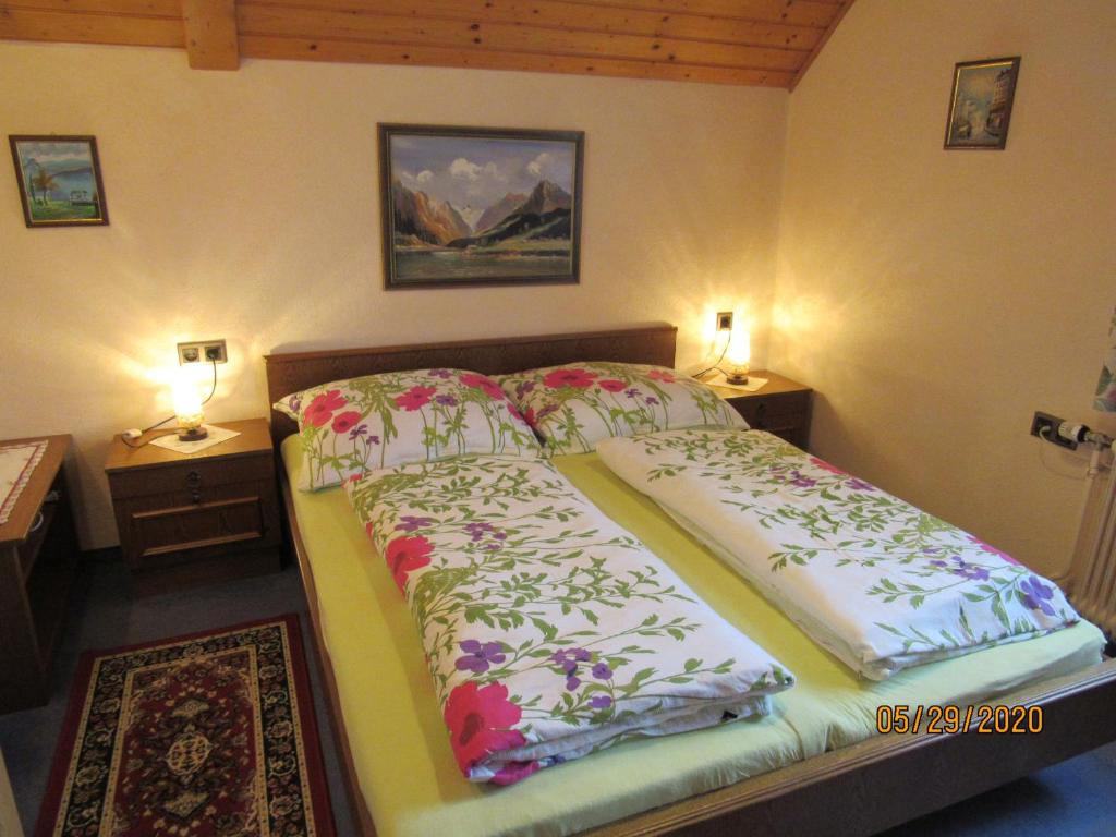 Postel nebo postele na pokoji v ubytování Villa Löcker