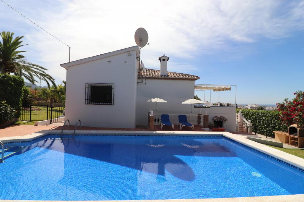 Bazén v ubytování Villa el Romeral SpainSunRentals 1112 nebo v jeho okolí