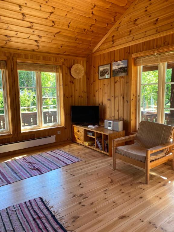TV a/nebo společenská místnost v ubytování Golden Seaside Villa