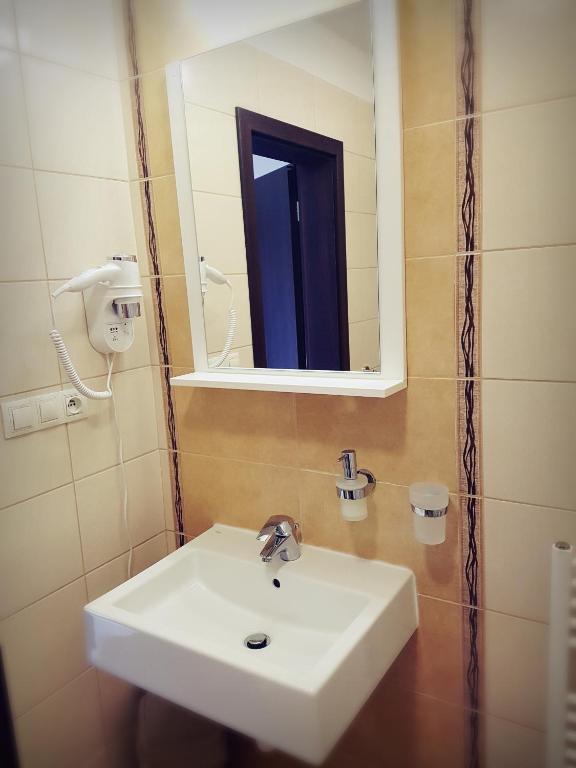 A bathroom at Bešeňová Apartmán Diamant