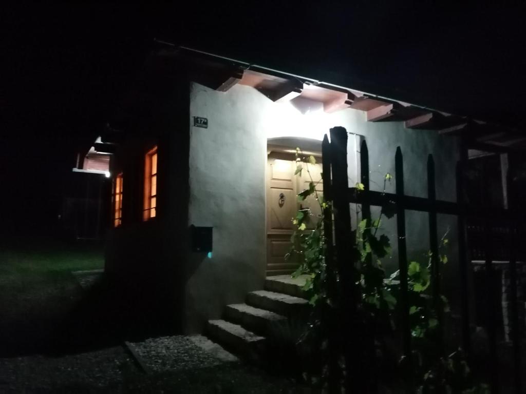 Budova, kde se prázdninový dům nachází