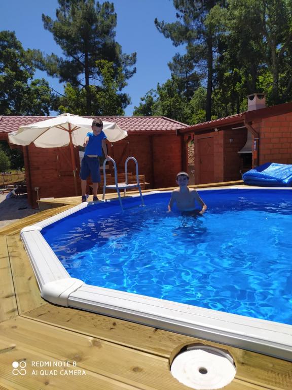 สระว่ายน้ำที่อยู่ใกล้ ๆ หรือใน Casa das Vinhas Velhas by Casa do Poço