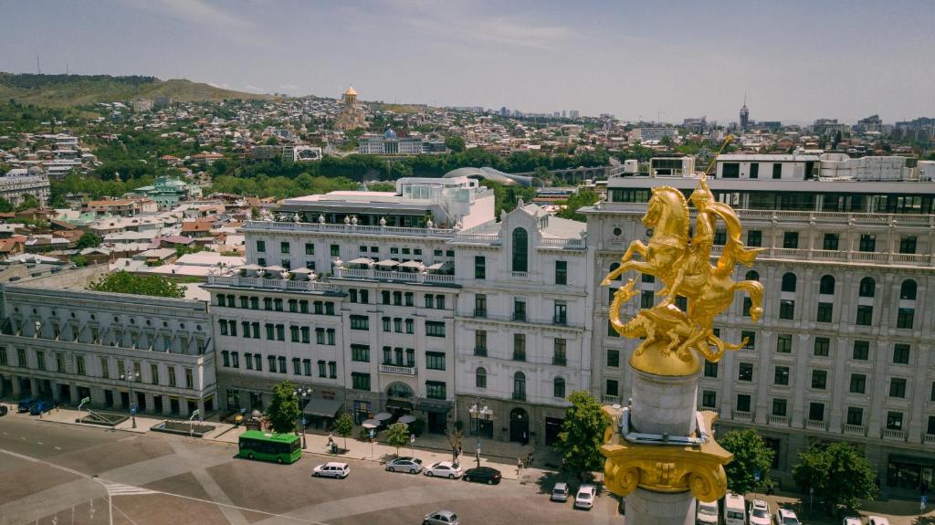 Nespecifikovaný výhled na destinaci Tbilisi nebo výhled na město při pohledu z hotelu