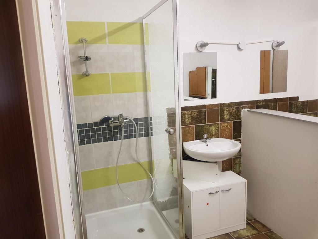 Ein Badezimmer in der Unterkunft Landgasthaus Klosterhof