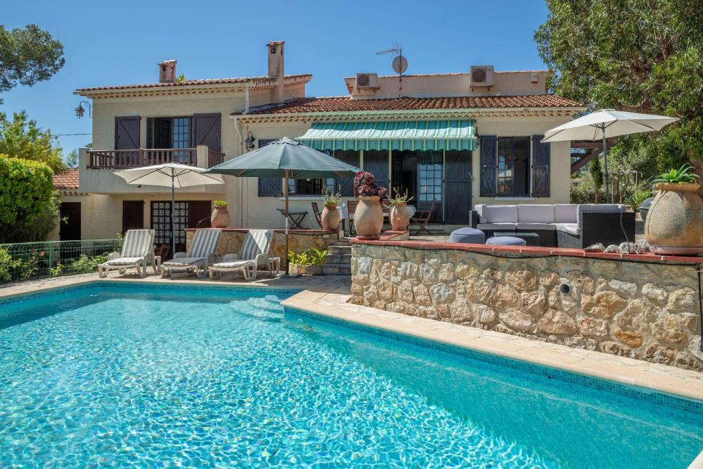 VILLA with SWIMMING POOL view of the Brusc harbour, Six-Fours-les-Plages –  Updated 2023 Prices