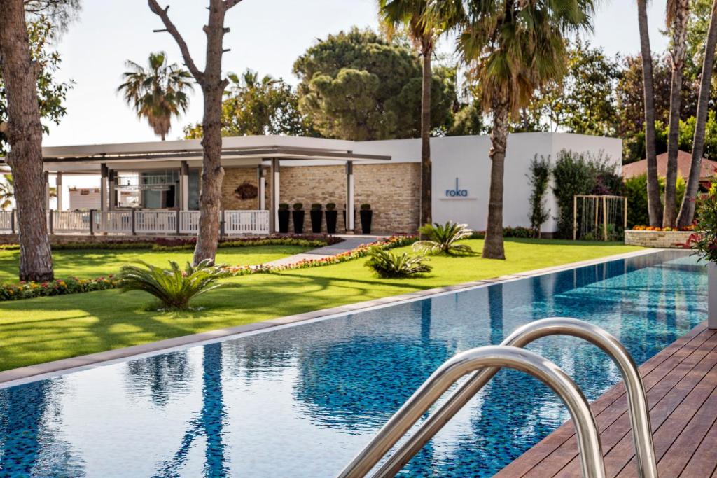 Bazén v ubytování Acanthus Cennet Barut Collection - Ultra All Inclusive nebo v jeho okolí