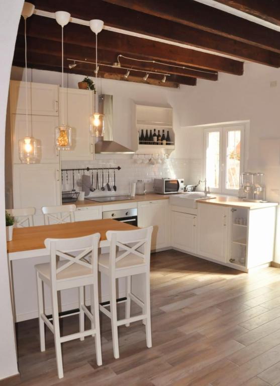Kuchyň nebo kuchyňský kout v ubytování C'era una volta Appartamento OPEN SPACE Sestri Levante