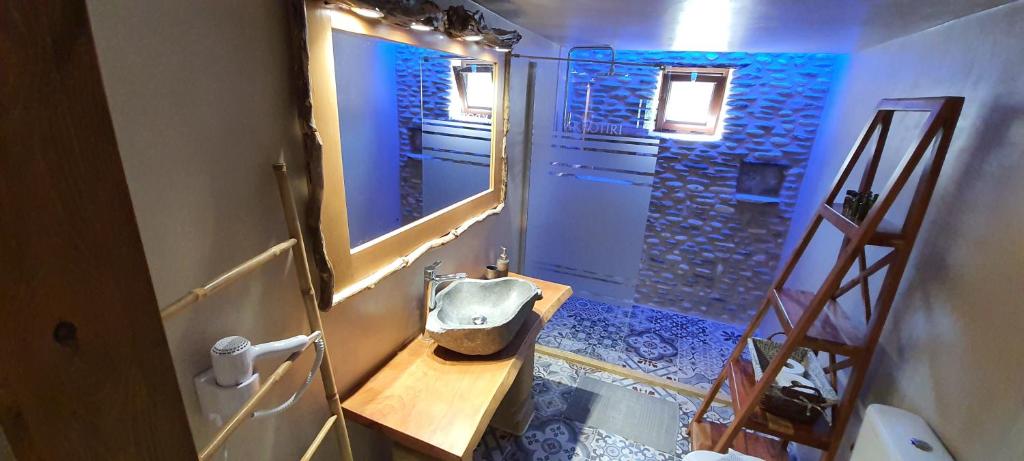 Kúpeľňa v ubytovaní Akrotiri B&B