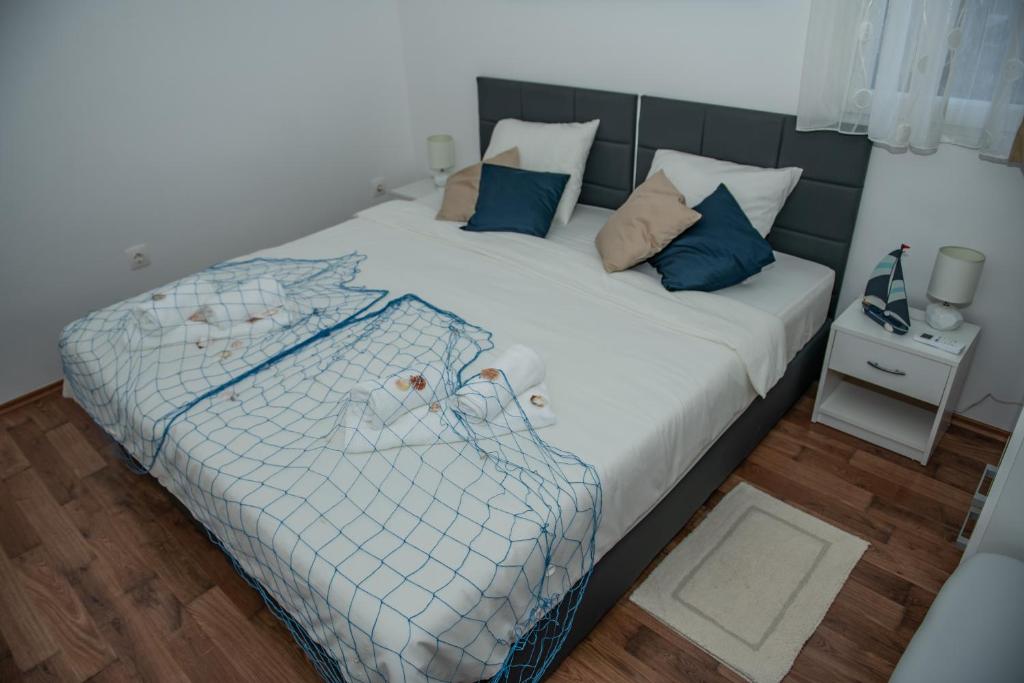 Posteľ alebo postele v izbe v ubytovaní Apartment Pebbles - With Jacuzzi