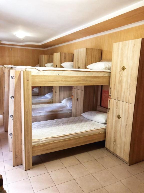 Postel nebo postele na pokoji v ubytování Kontinent Hotel
