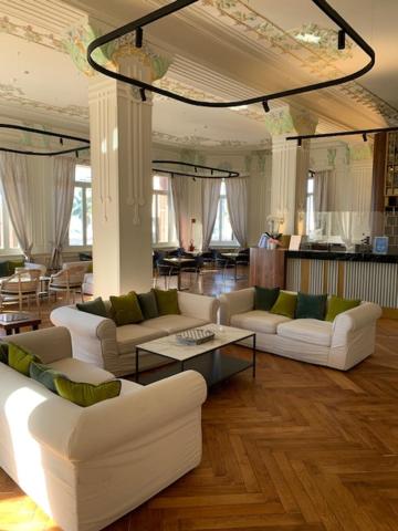 Część wypoczynkowa w obiekcie Lolli Palace Hotel
