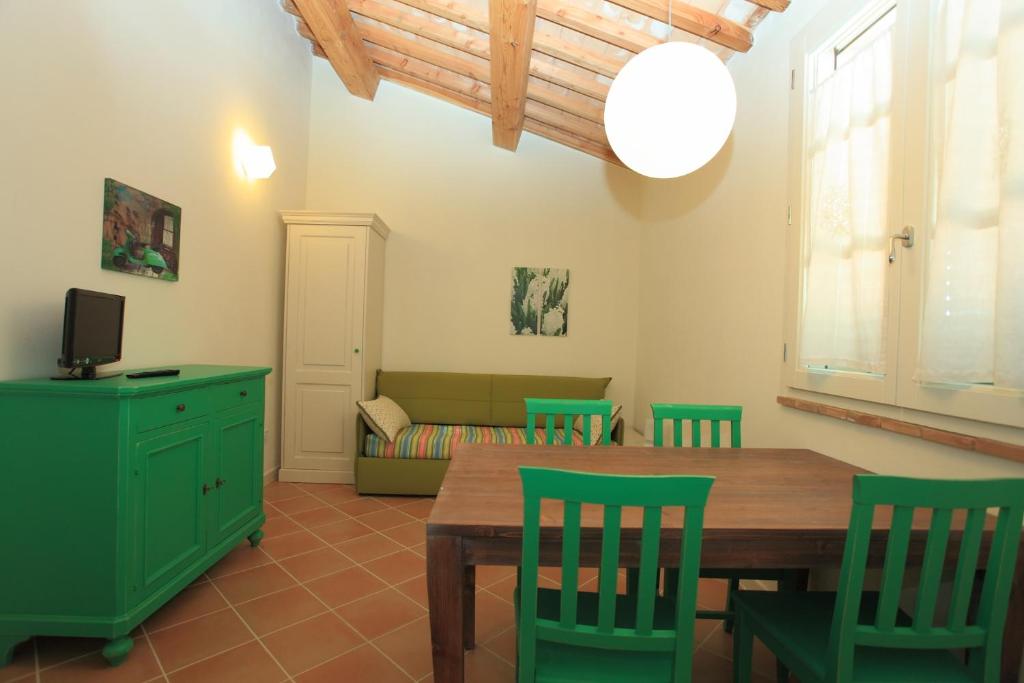 TV a/nebo společenská místnost v ubytování Agriturismo Campallegro
