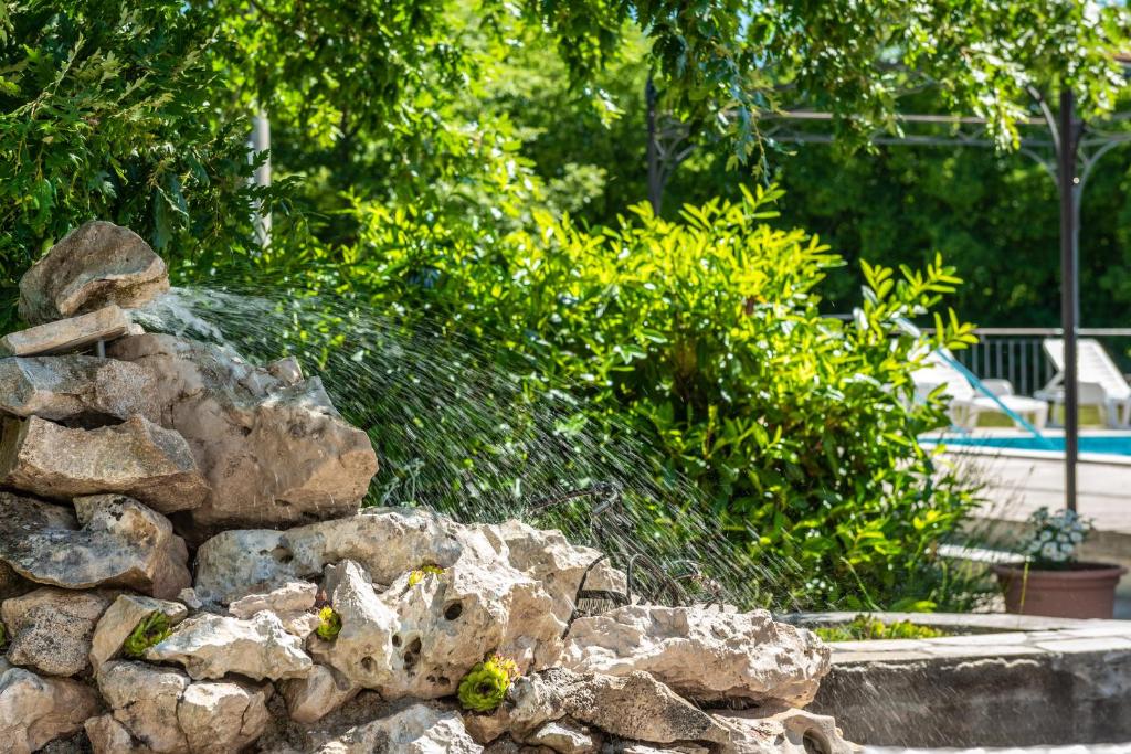 Bazén v ubytovaní Hotel Tomažići alebo v jeho blízkosti