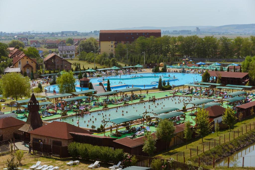 Bazén v ubytování Apollo Wellness Club nebo v jeho okolí