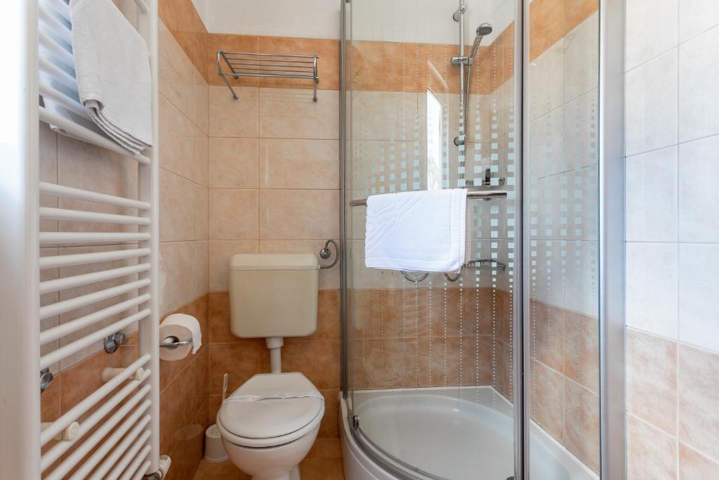 Koupelna v ubytování Apartments Jakic