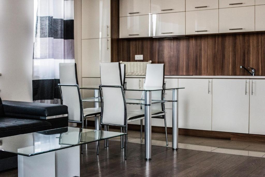 Kuchyňa alebo kuchynka v ubytovaní Senator Warsaw Apartments