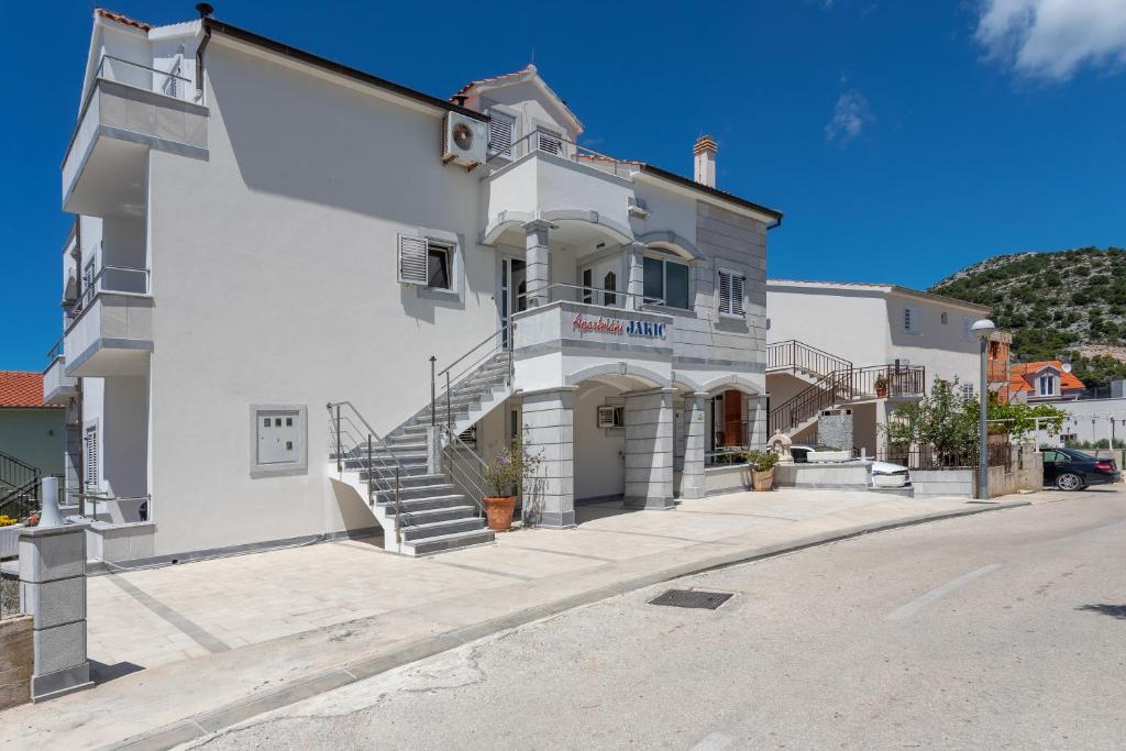 Budova, kde se apartmán nachází