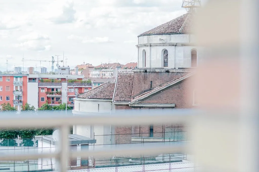 Guesthero Apartment Milano - De Angeli M1, Comasina, Italy