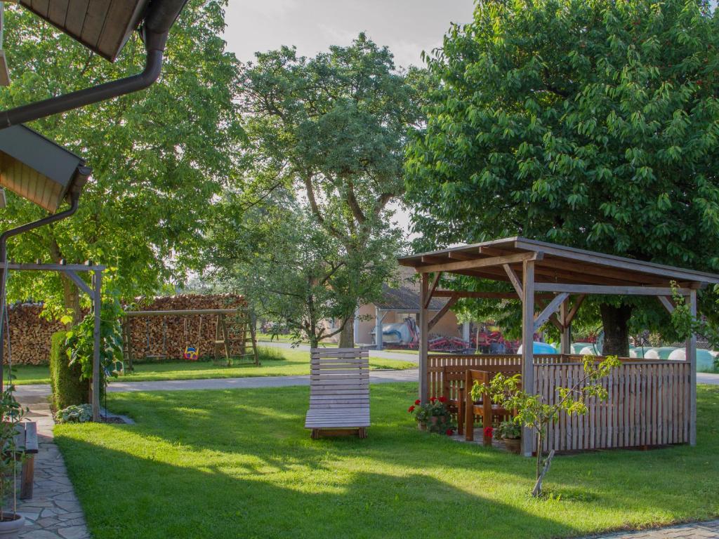 Zahrada ubytování Privatzimmer und Ferienwohnungen Leeb