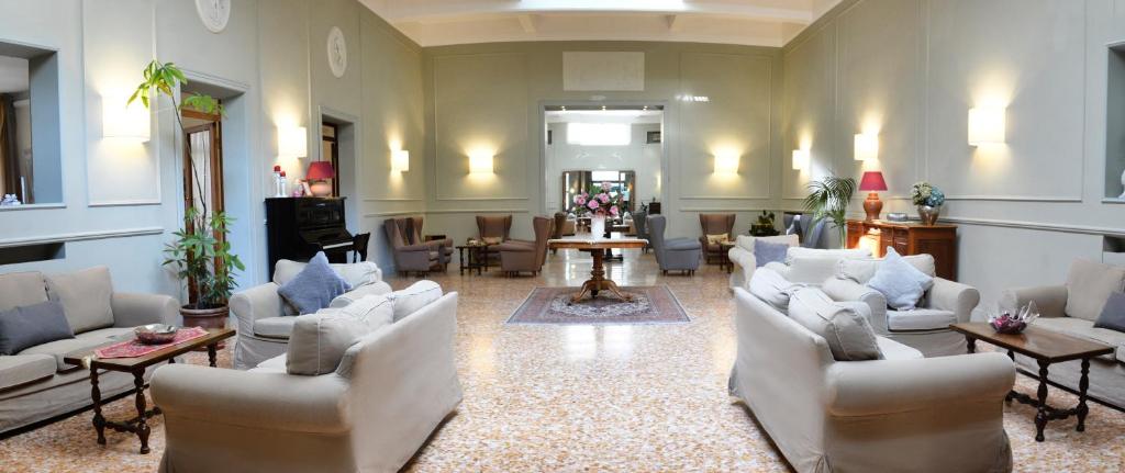 Posezení v ubytování Hotel Touring Wellness & Beauty