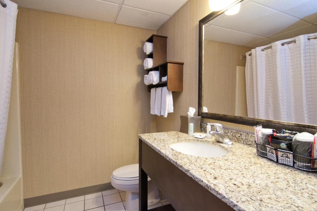 Comfort Inn West - Suite Royale