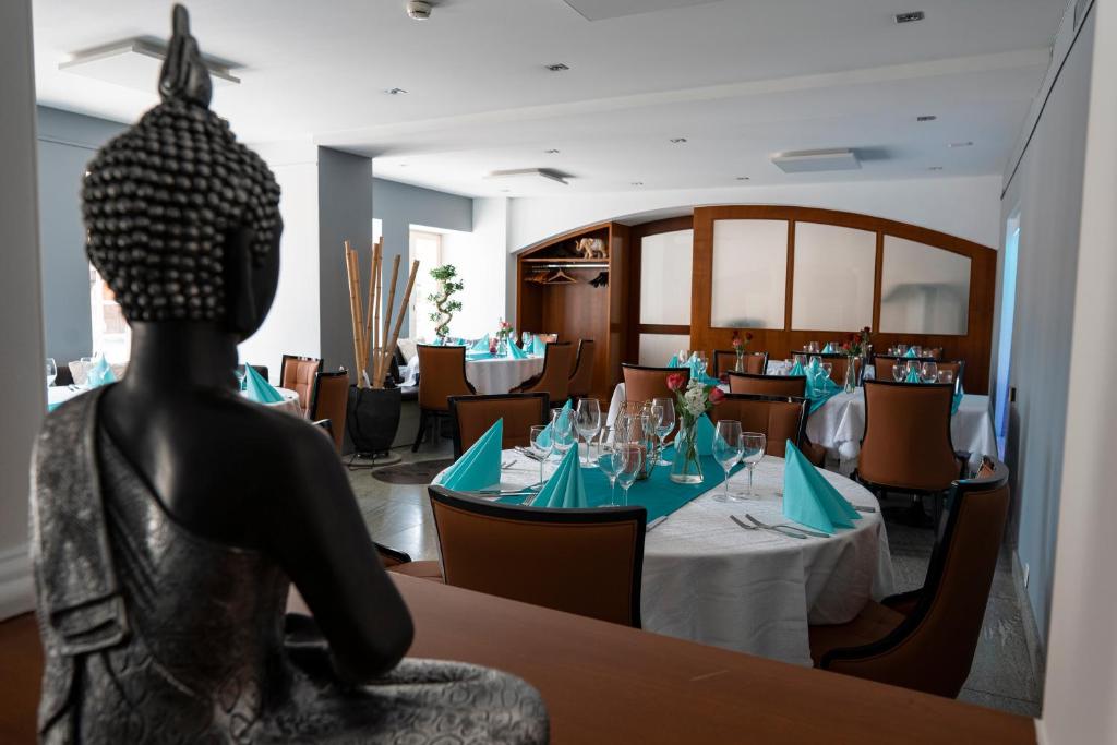 Restaurace v ubytování SWISS HOTEL LA COURONNE