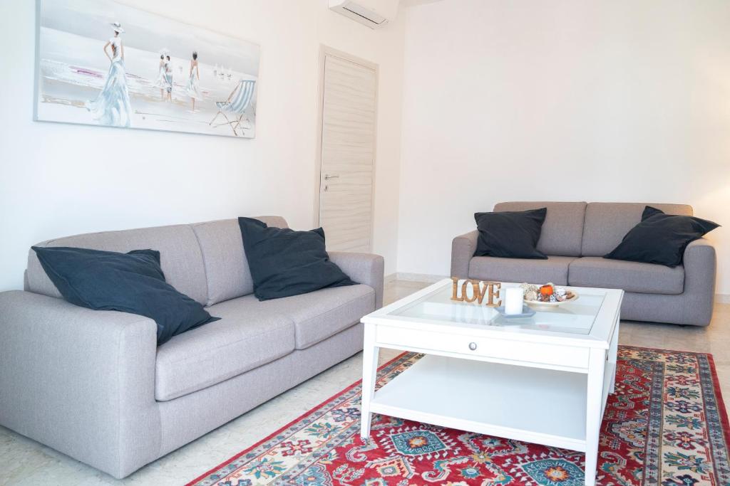 A seating area at La casa nel borgo