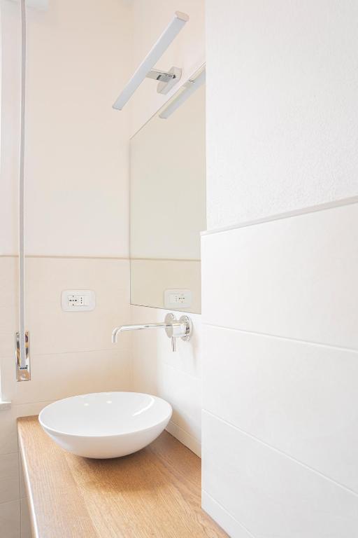 A bathroom at La casa nel borgo