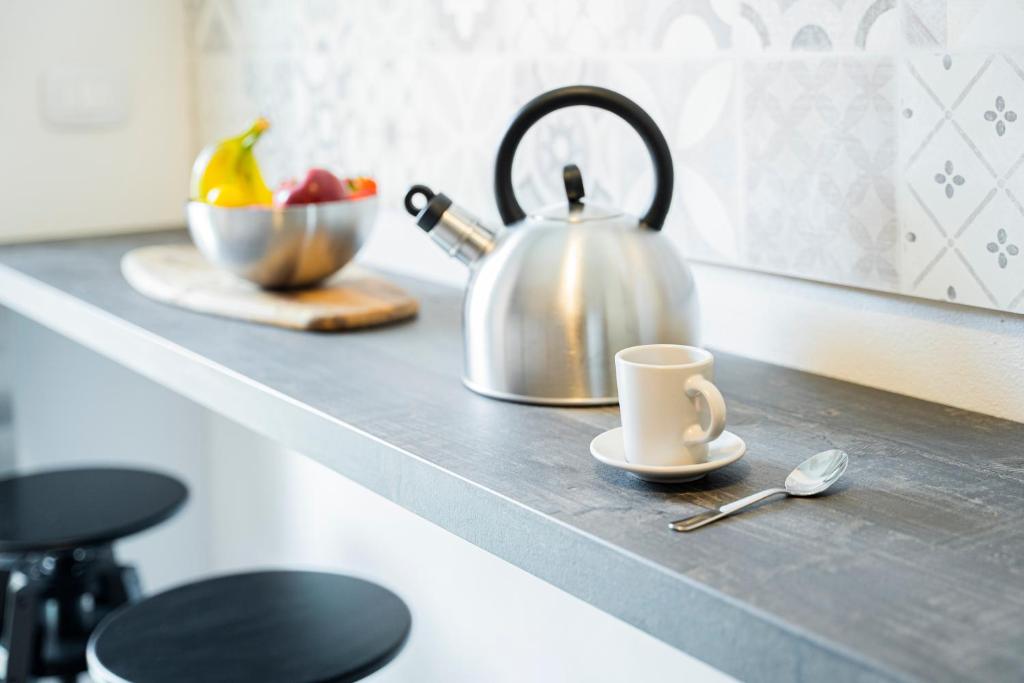 A kitchen or kitchenette at La casa nel borgo