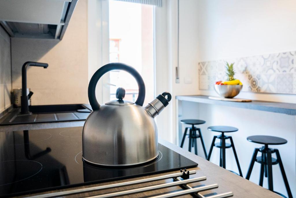 A kitchen or kitchenette at La casa nel borgo