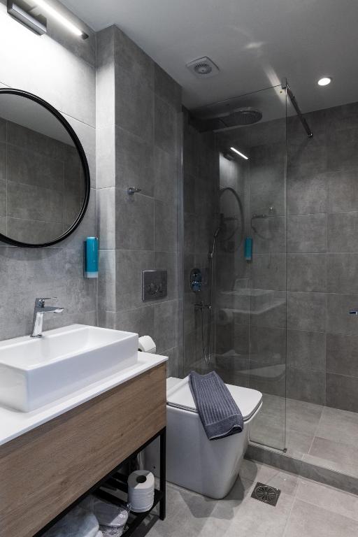 A bathroom at White 9