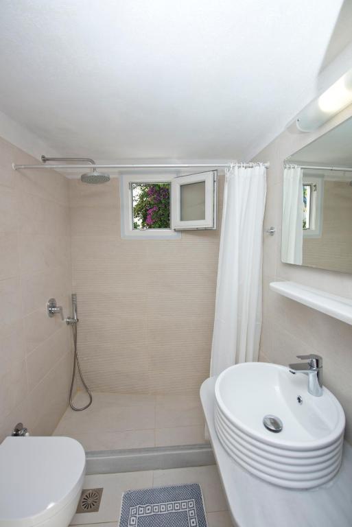 A bathroom at Sunday Summer House