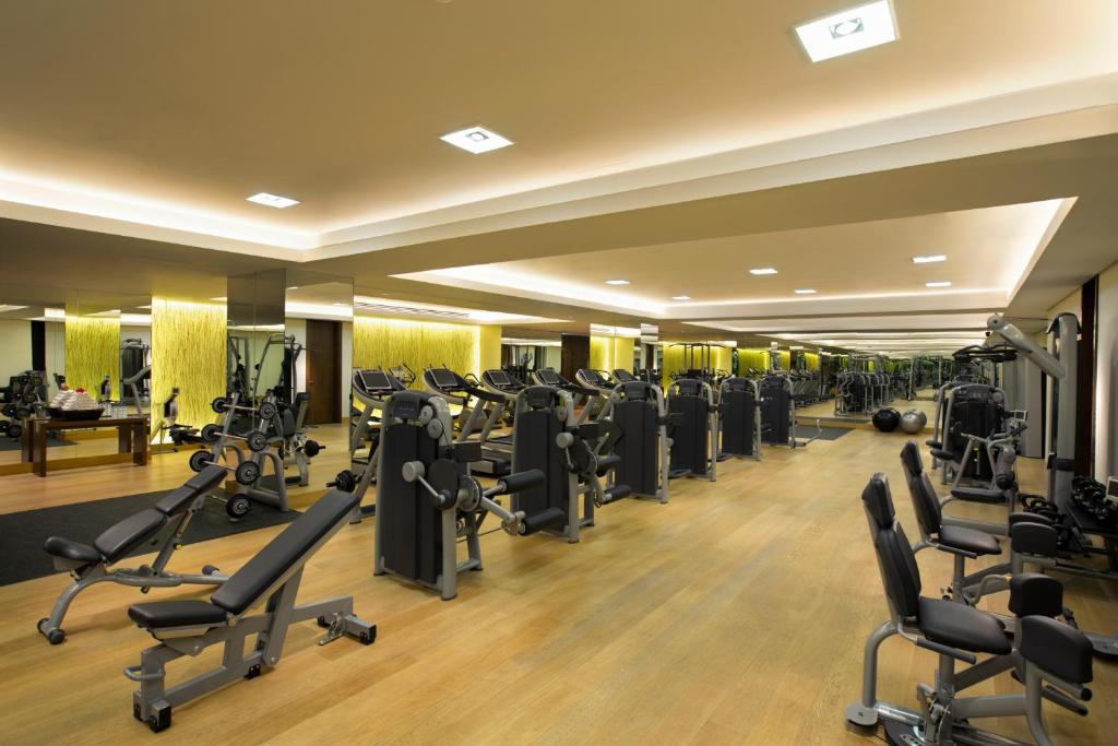 Fitness centrum a/nebo fitness zařízení v ubytování Millennium Al Rawdah Hotel