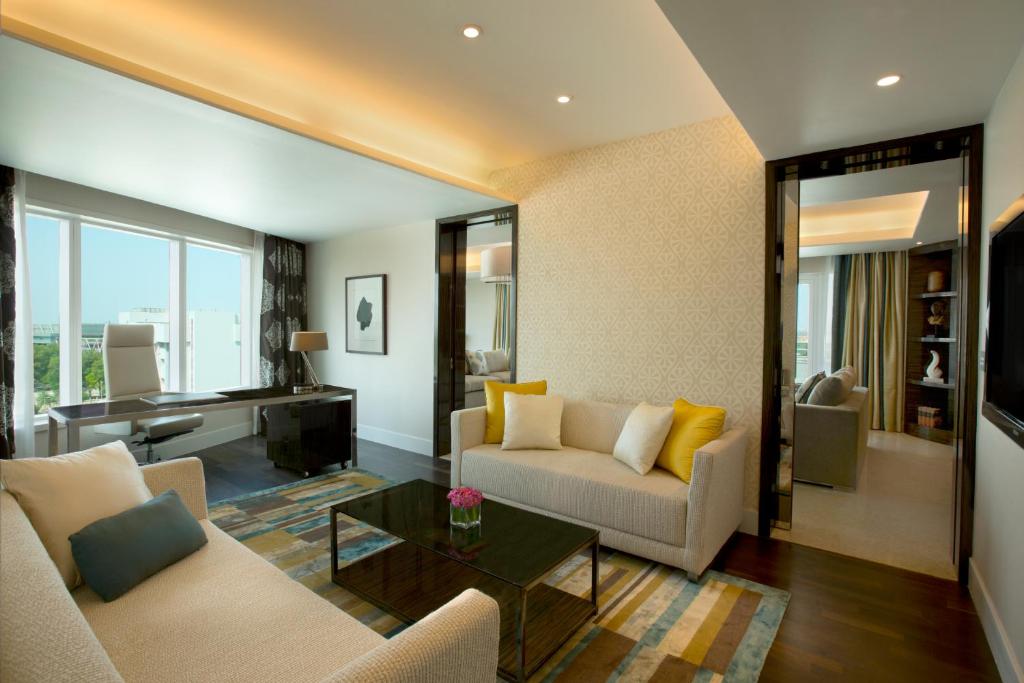 Posezení v ubytování Millennium Al Rawdah Hotel