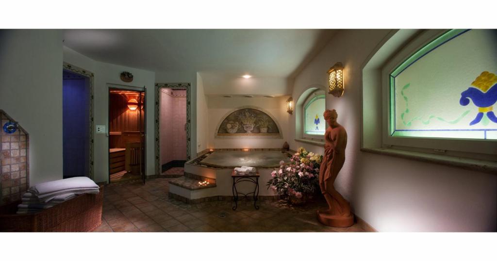 Gallery image of Hotel Miralago Wellness - Adults Only in Molveno