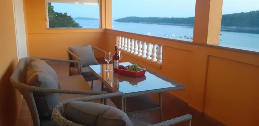 MERI - Apartment With Sea View
