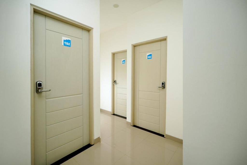 Fotografie z fotogalerie ubytování RedDoorz Plus @ Terban Residence v destinaci Yogyakarta