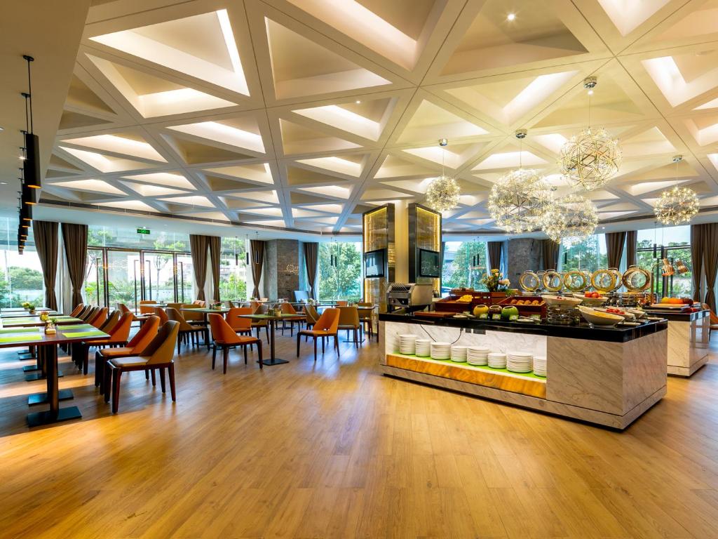 Restaurace v ubytování Hampton by Hilton Guangzhou Baiyun Airport North